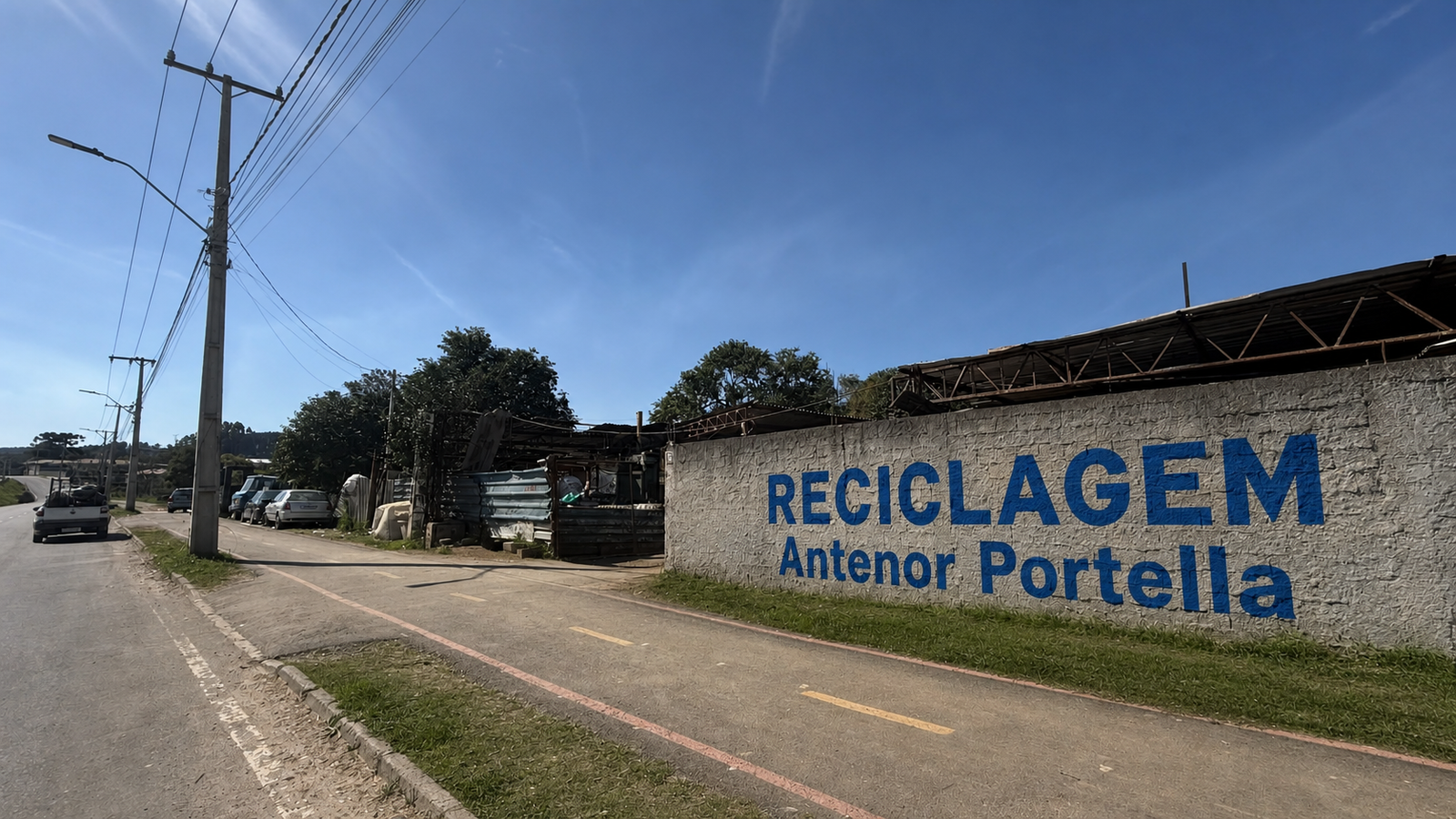 Fachada da Reciclagem Antenor Portella na Rodovia dos Minérios